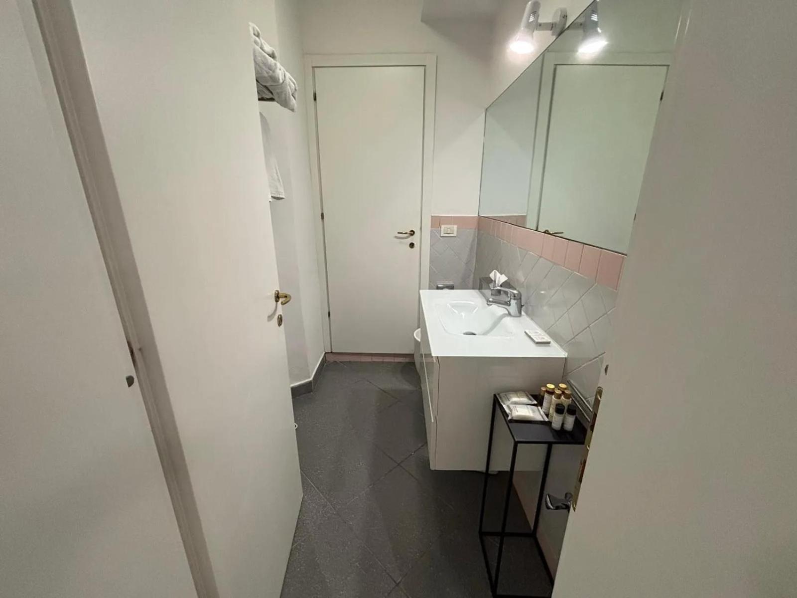 Phi Hotel Bologna Apartments Eksteriør bilde