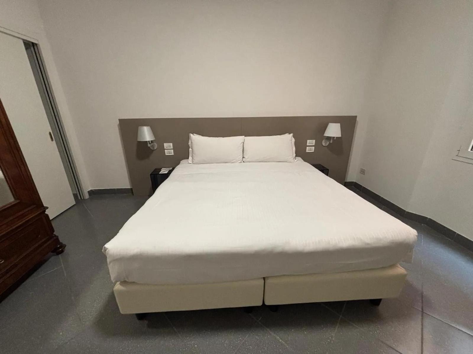 Phi Hotel Bologna Apartments Eksteriør bilde